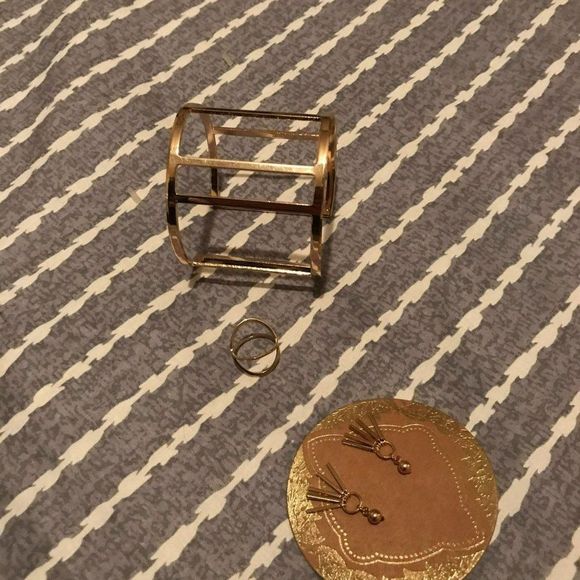 Francesca's Women's Gold Post Dangle Earrings & Fashion Jewelry Cuff Bracelet - Picture 10 of 12